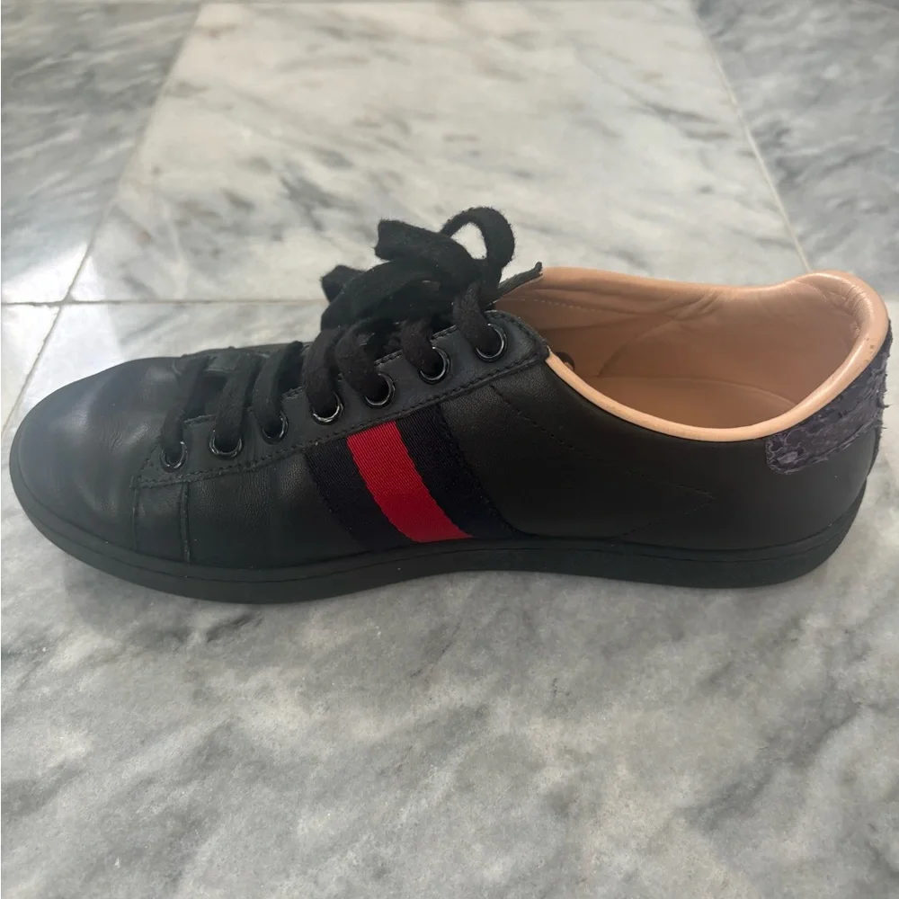 Women’s Gucci Sneakers - Picture 2 of 10